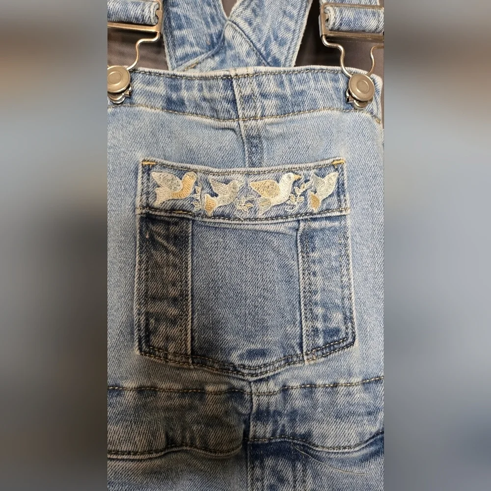 Kids Maurices Light Wash Distressed Denim Overalls Size 8 Reg